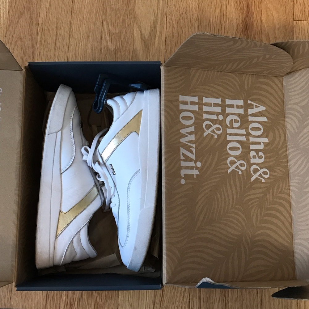 OluKai Ha’Upu Leather Sz 10 Shoes with Box 🫶🏼🌎 ✈️🌎🧳